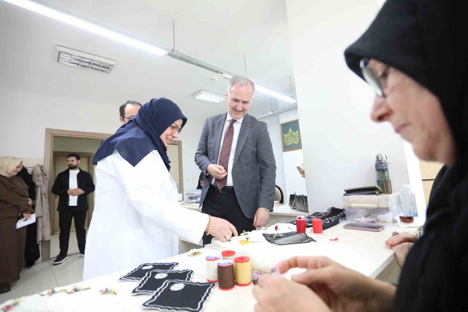 baskan tabandan inesmek kursiyerlerine ziyaret 3