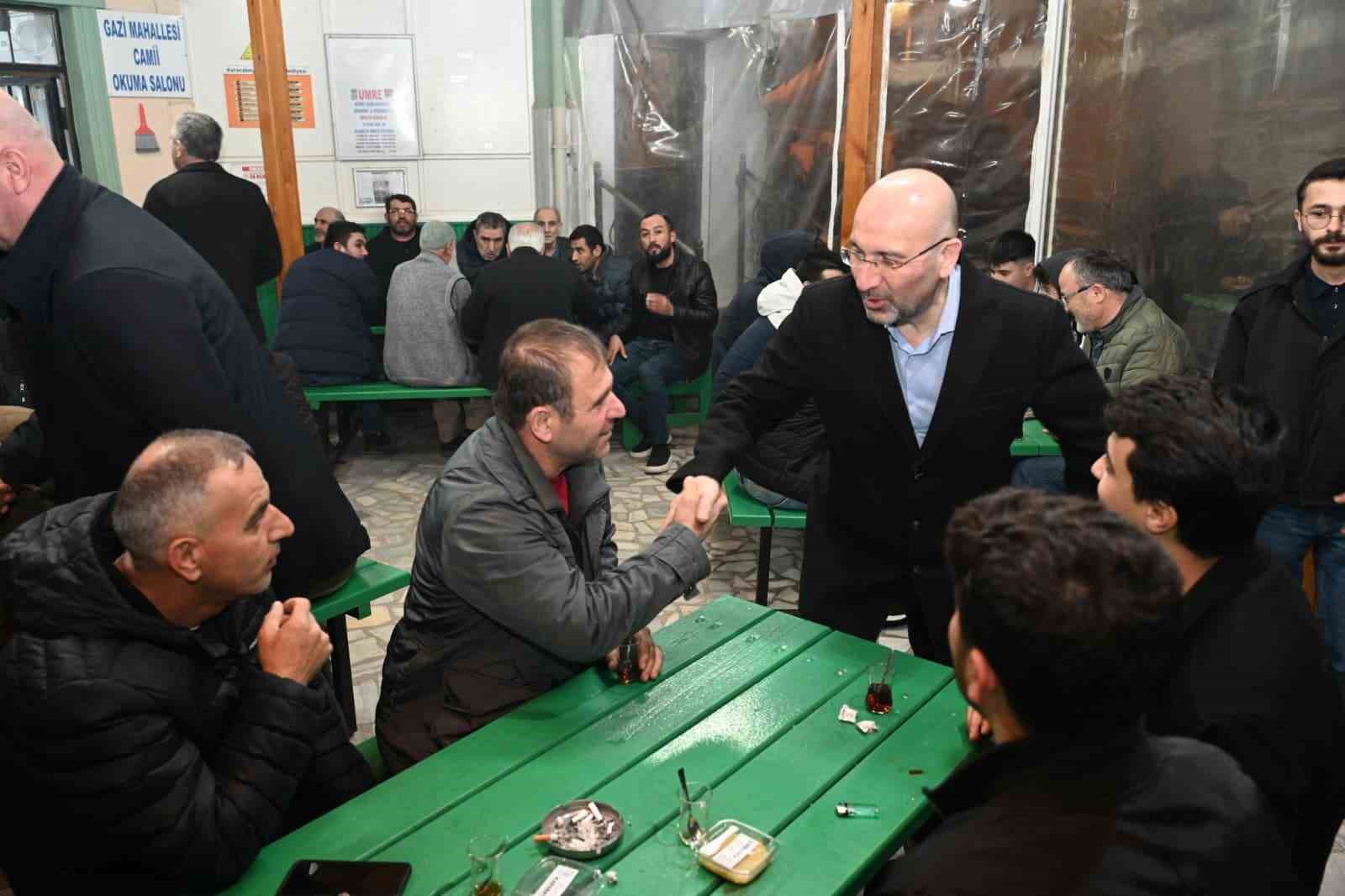 baskan teravih sonrasi vatandaslarla bulustu 4