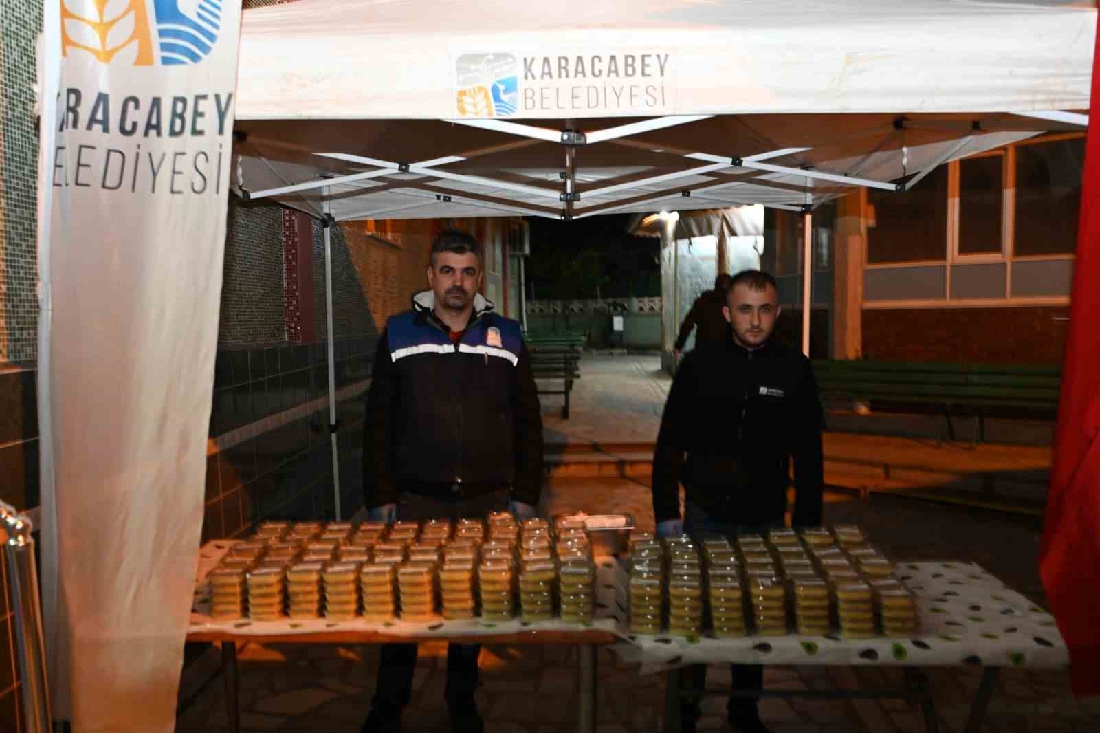 baskan teravih sonrasi vatandaslarla bulustu 6 qTNjdcnd