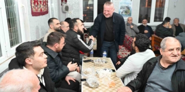 baskan-teravih-sonrasi-vatandaslarla-bulustu-J5huL6xw.jpg