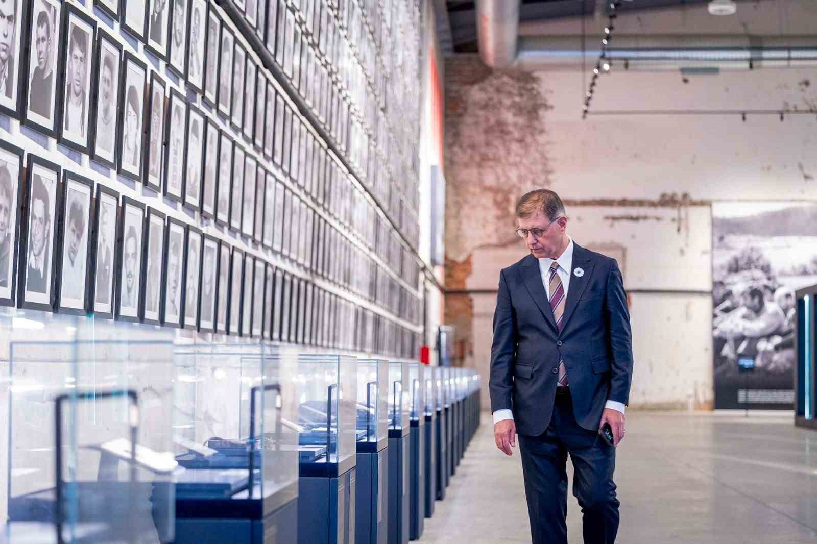 Başkan Tugay Srebrenica Katliamı’nı anma törenlerine katıldı 6 baskan tugay srebrenica katliamini anma torenlerine katildi 2 aTZiqMVr