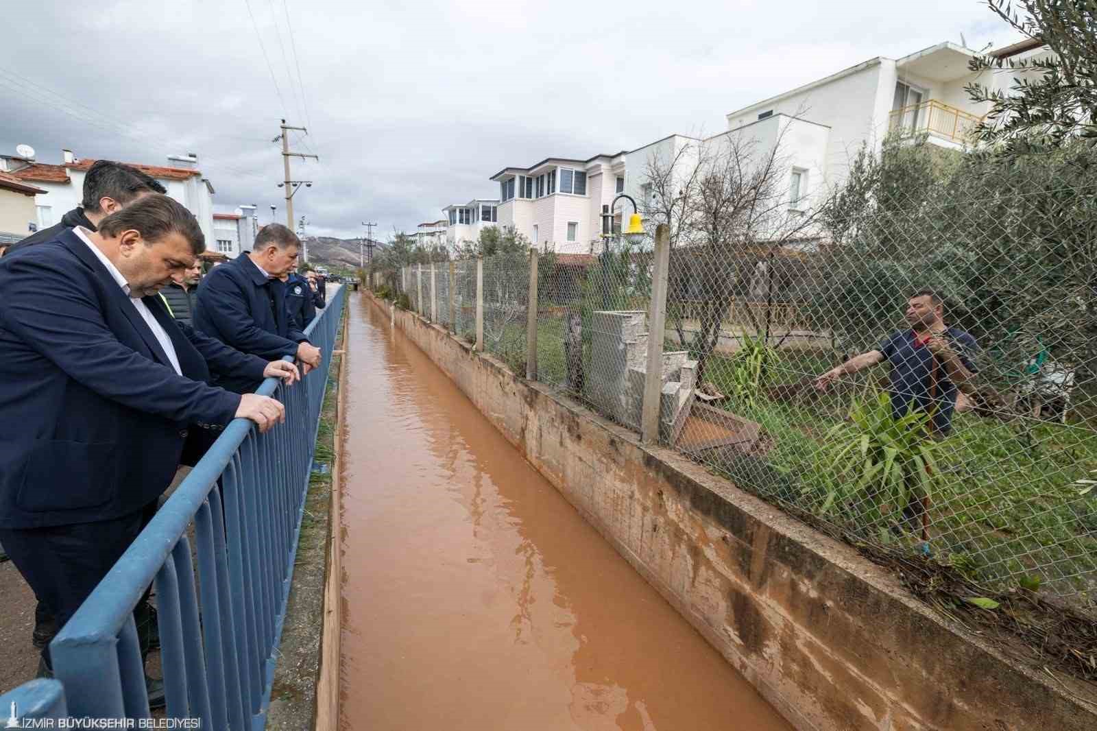baskan tugaydan seferihisarda yagistan etkilenenlere yerinde destek 2 jWNtyPYt