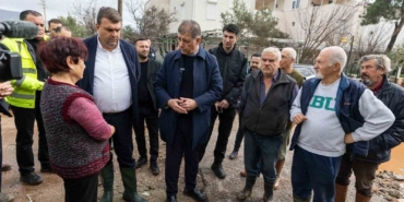 baskan-tugaydan-seferihisarda-yagistan-etkilenenlere-yerinde-destek-2deyNfTi.jpg