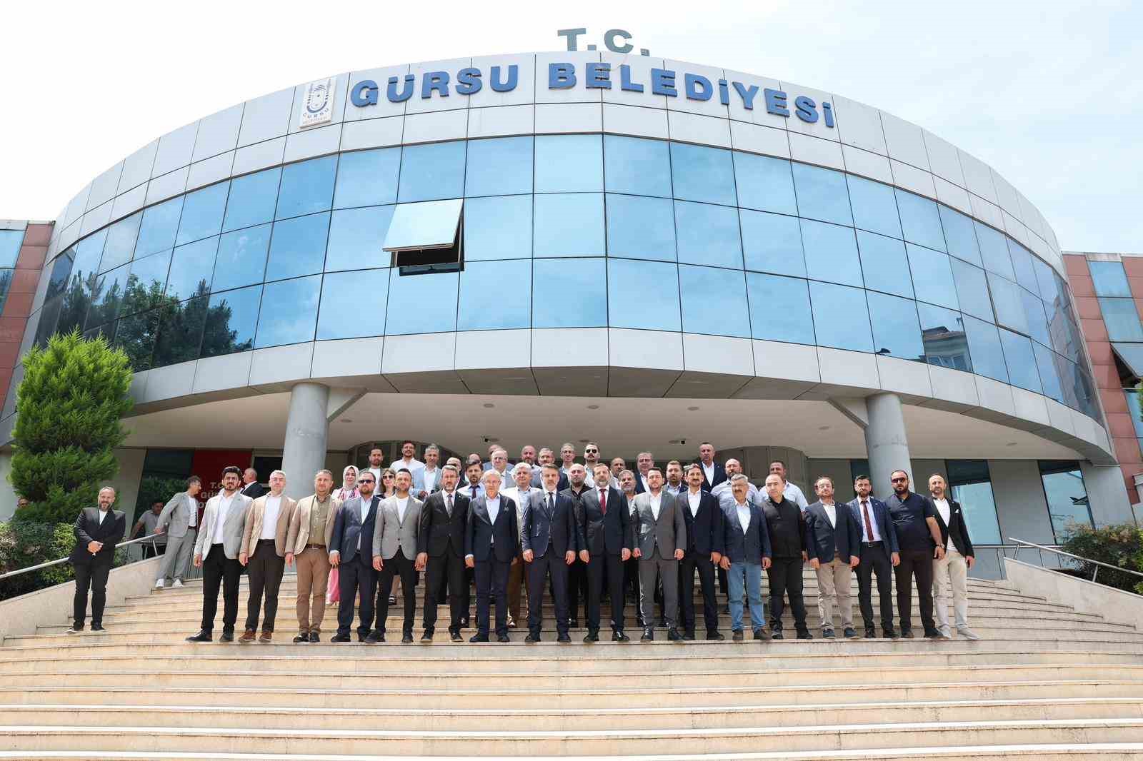 baskan vekili biba gursuya cikarma yapti 2 LzWnNhym