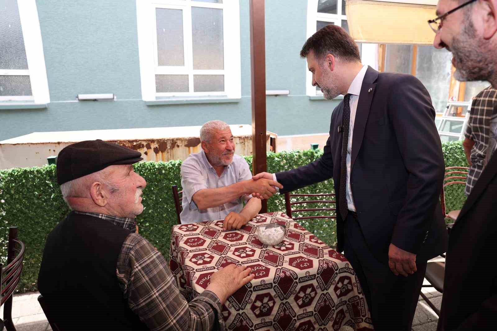baskan vekili biba gursuya cikarma yapti 4 IYt8jqwX