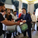 baskan-vekili-biba-sampiyon-marsin-bestecilerini-agirladi-Star4J58.jpg