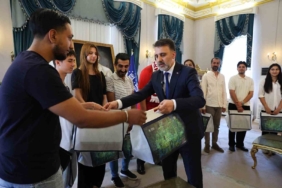 baskan-vekili-biba-sampiyon-marsin-bestecilerini-agirladi-Star4J58.jpg
