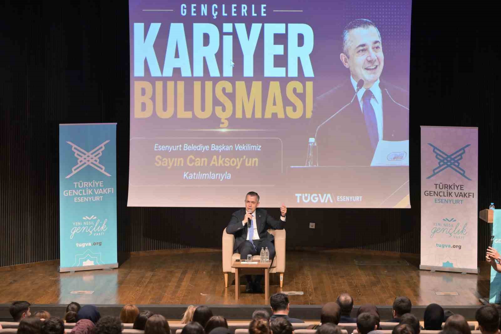 baskan vekili can aksoy tugvanin kariyer bulusmasinda genclerle bir araya geldi 0 APiKhiWA