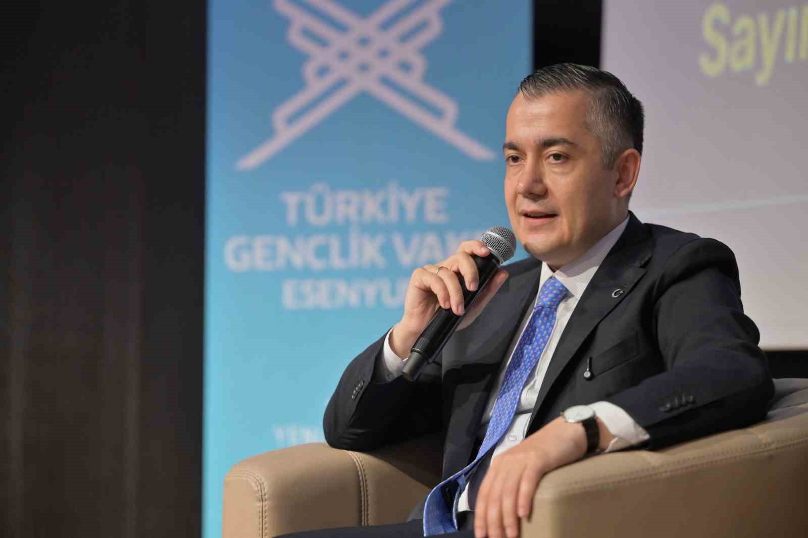 baskan vekili can aksoy tugvanin kariyer bulusmasinda genclerle bir araya geldi 1 plvwRWXC