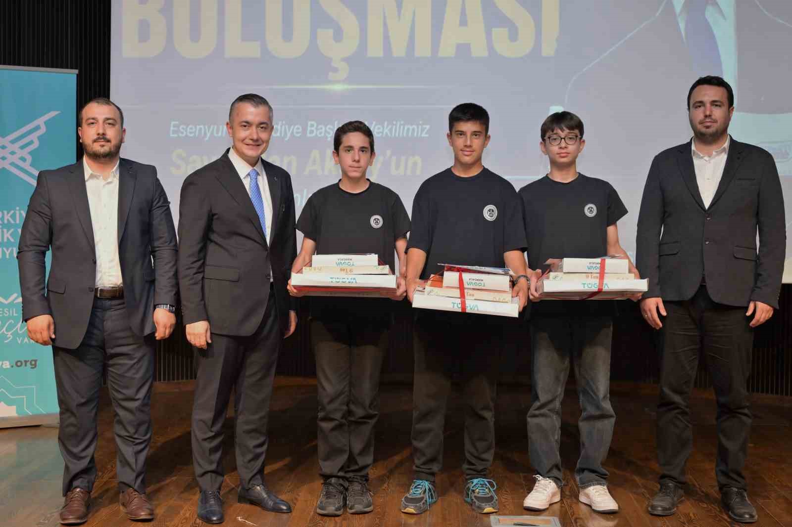 baskan vekili can aksoy tugvanin kariyer bulusmasinda genclerle bir araya geldi 5 C3vBCU3C