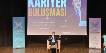 baskan-vekili-can-aksoy-tugvanin-kariyer-bulusmasinda-genclerle-bir-araya-geldi-TU6WlLZZ.jpg