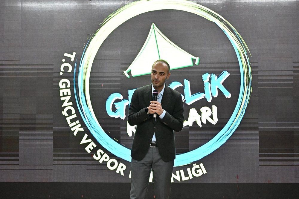 baskan vekili karadeniz genclik kamplari programinda ogrencilerin sorularini yanitladi 2 rXusF841