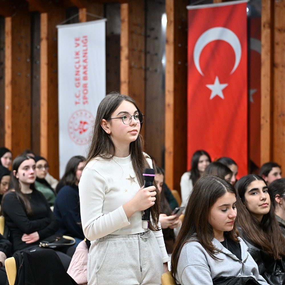 baskan vekili karadeniz genclik kamplari programinda ogrencilerin sorularini yanitladi 6 qhRZIyl8