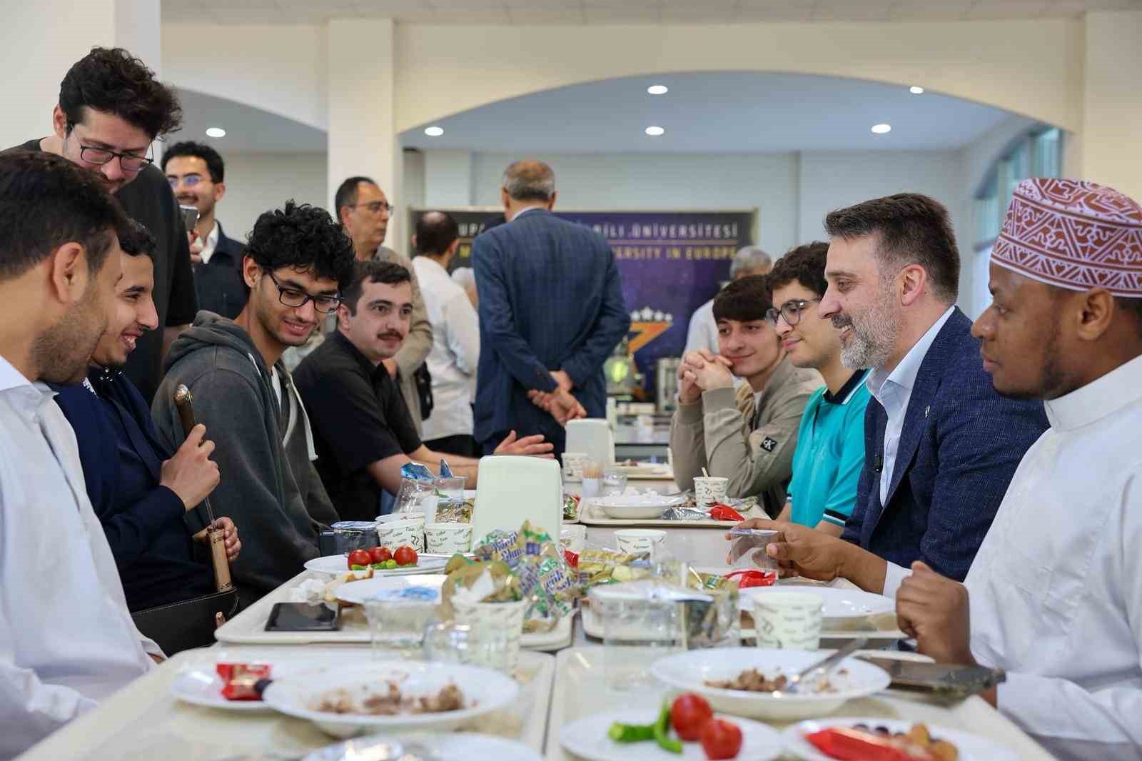 baskan vekili sahin biba bayram sabahi ogrencilerle bulustu 5 wTMrmZVy