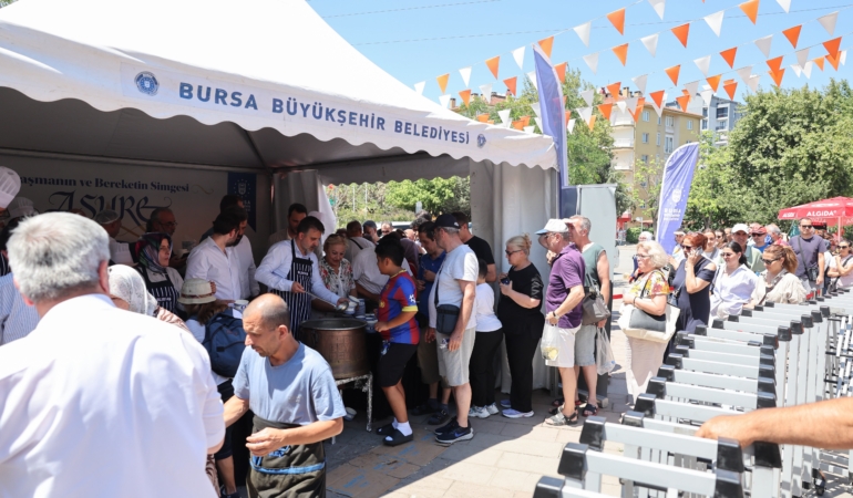 baskan-vekili-sahin-biba-niluferde-asure-dagitti
