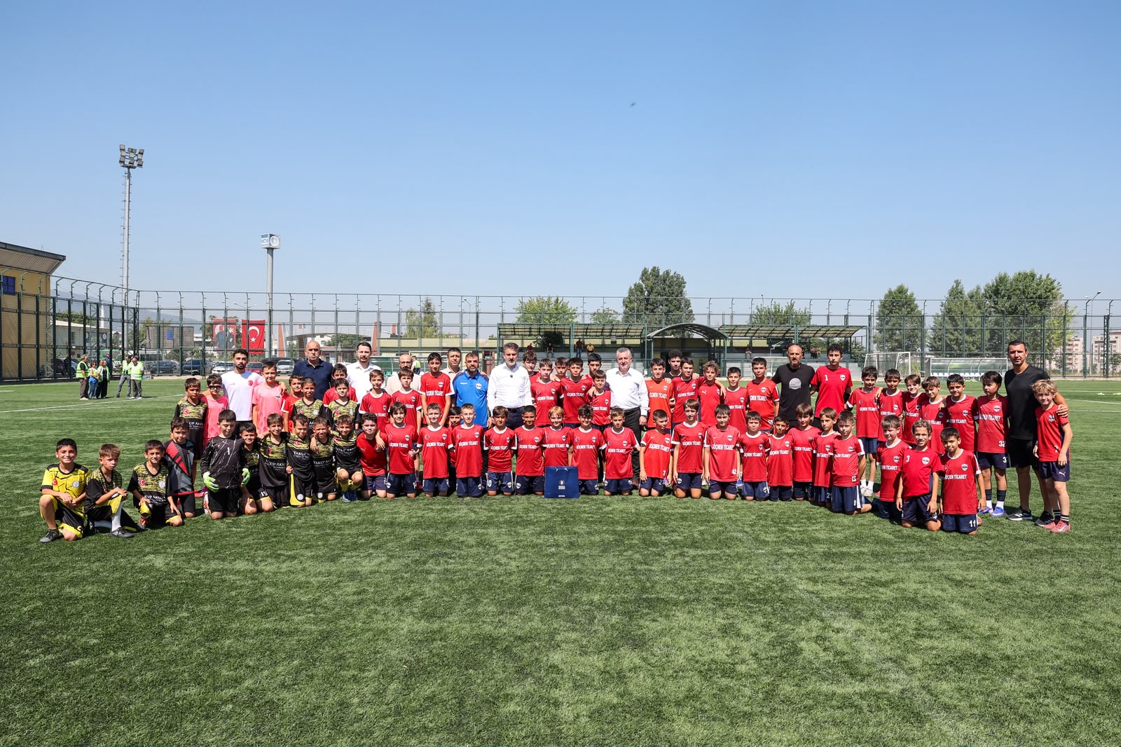 baskan-vekili-sahin-biba-sahin-basol-spor-kompleksindeki-calismalari-inceledi
