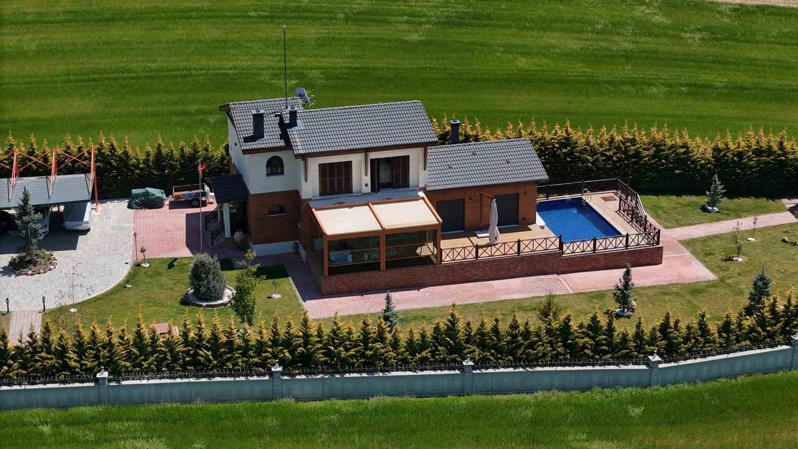 baskan yardimcisi oglunun uzerine sirket kurup koye villa yaptirmis 2 F1YrDqav