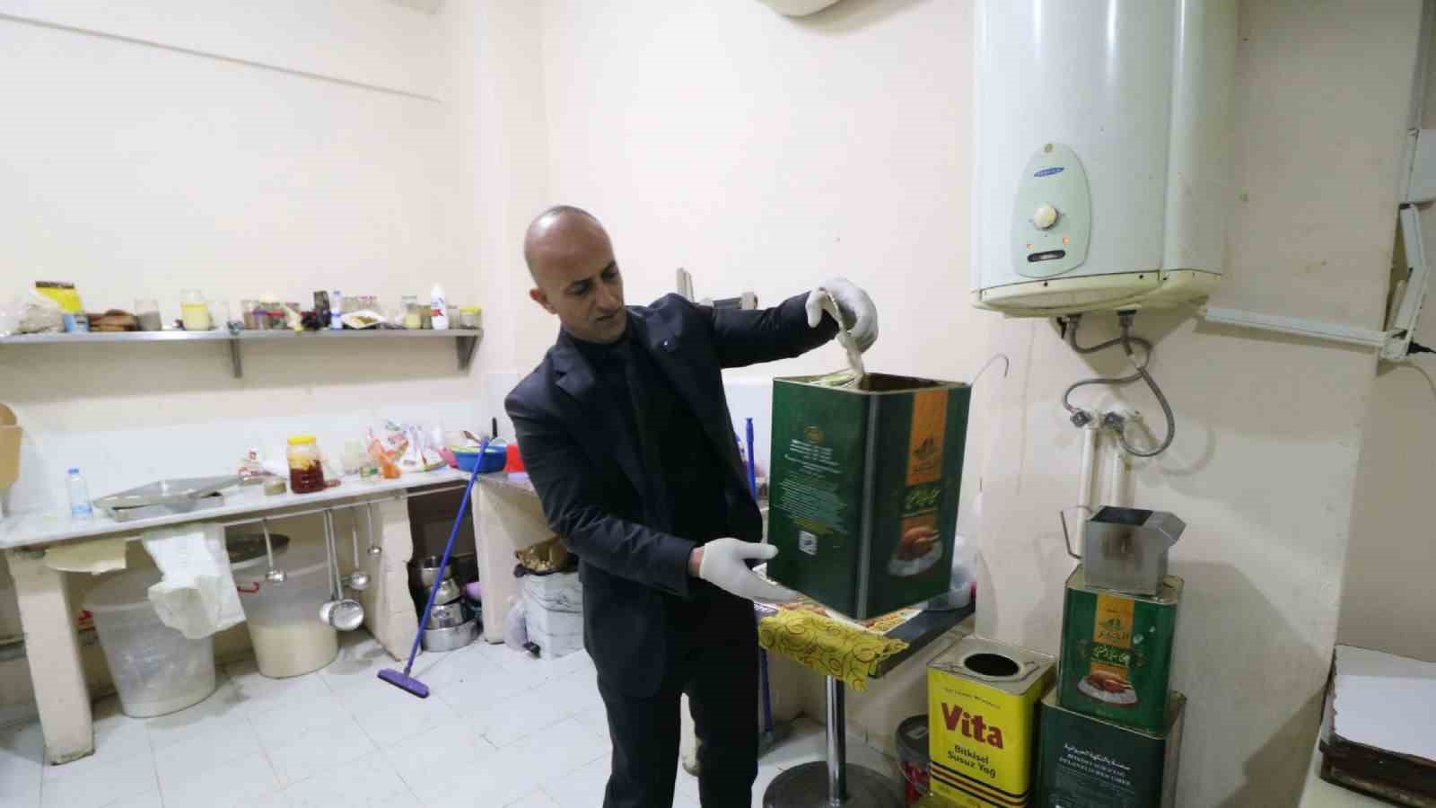 Başkan yardımcısının ani denetimi hijyensizliği ortaya çıkardı: "Burası pislik içinde" 9 baskan yardimcisinin ani denetimi hijyensizligi ortaya cikardi burasi pislik icinde 5 F9C4uZKQ
