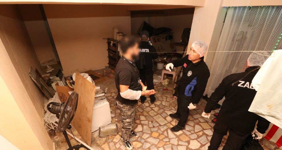 Başkan yardımcısının ani denetimi hijyensizliği ortaya çıkardı: "Burası pislik içinde" 10 baskan yardimcisinin ani denetimi hijyensizligi ortaya cikardi burasi pislik icinde 6 53pncr13