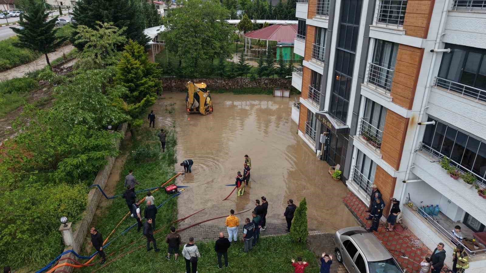 baskan yazicioglundan saganak sonrasi vatandaslara destek 1 U2GnfDjn