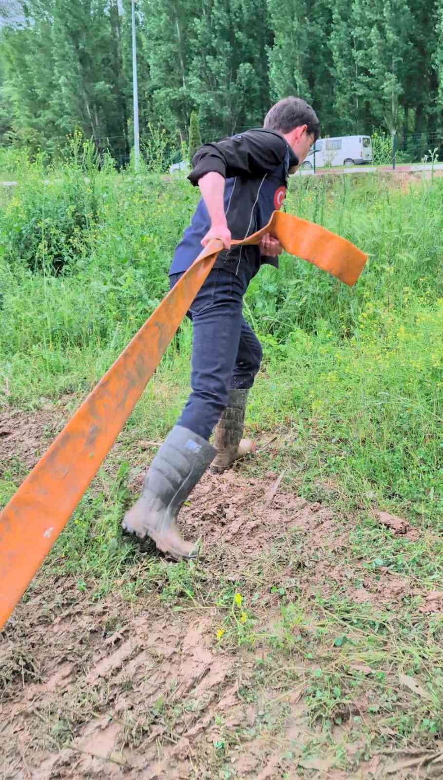 baskan yazicioglundan saganak sonrasi vatandaslara destek 3 FJcpuRev