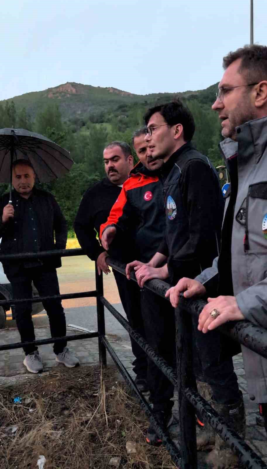 baskan yazicioglundan saganak sonrasi vatandaslara destek 4 lnsQaNZf