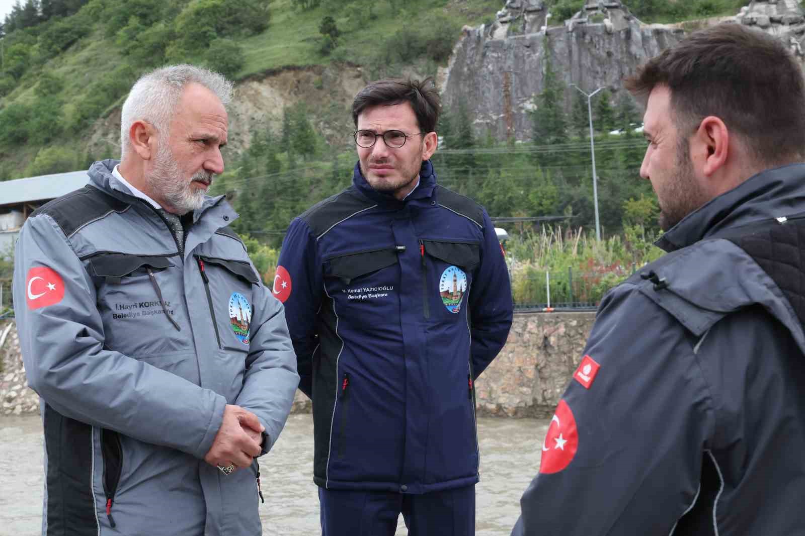 Başkan Yazıcıoğlu’ndan yıkımı gerçekleştirilen ÇEDAŞ köprüsü yerine yeni köprü müjdesi 5 baskan yazicioglundan yikimi gerceklestirilen cedas koprusu yerine yeni kopru mujdesi 1