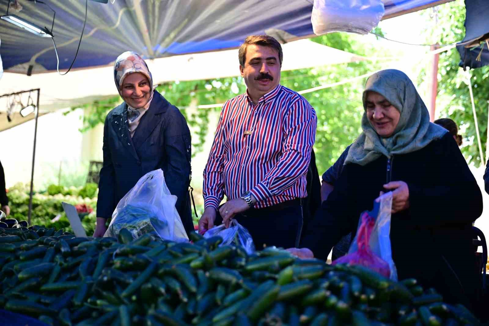 baskan yilmaz esnaf ve vatandasla bayramlasti 2 udvIGY63