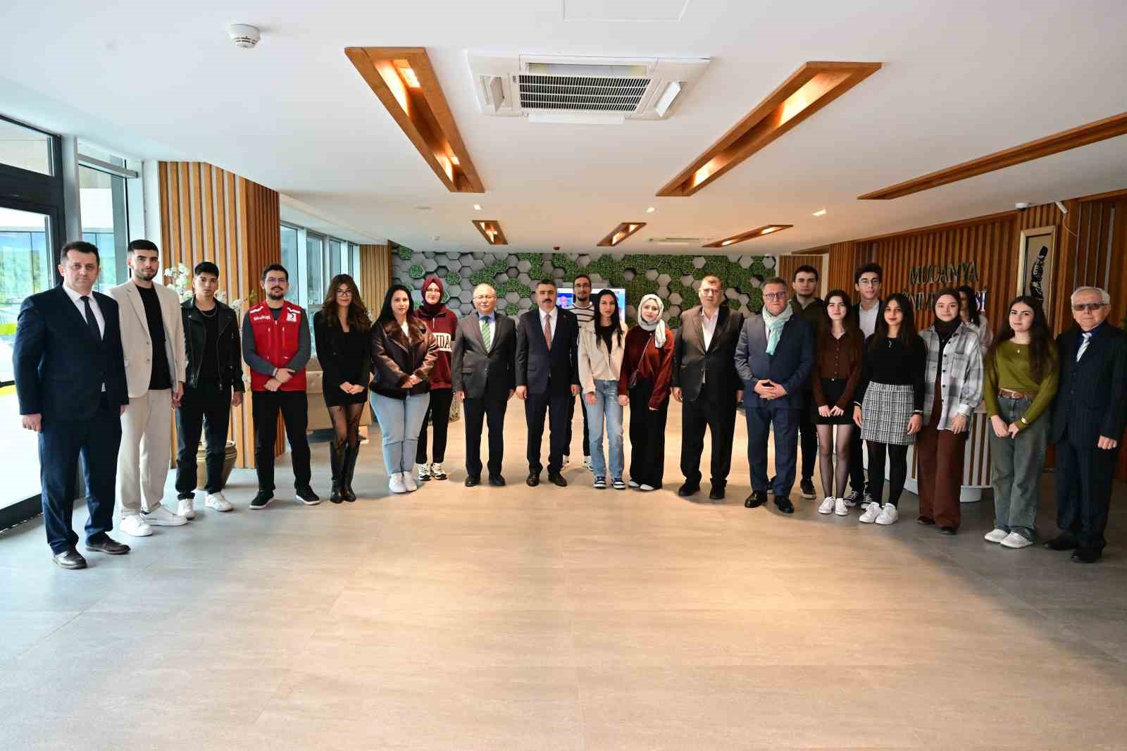 baskan yilmaz genclerle bulustu 0 XtG9nlEP