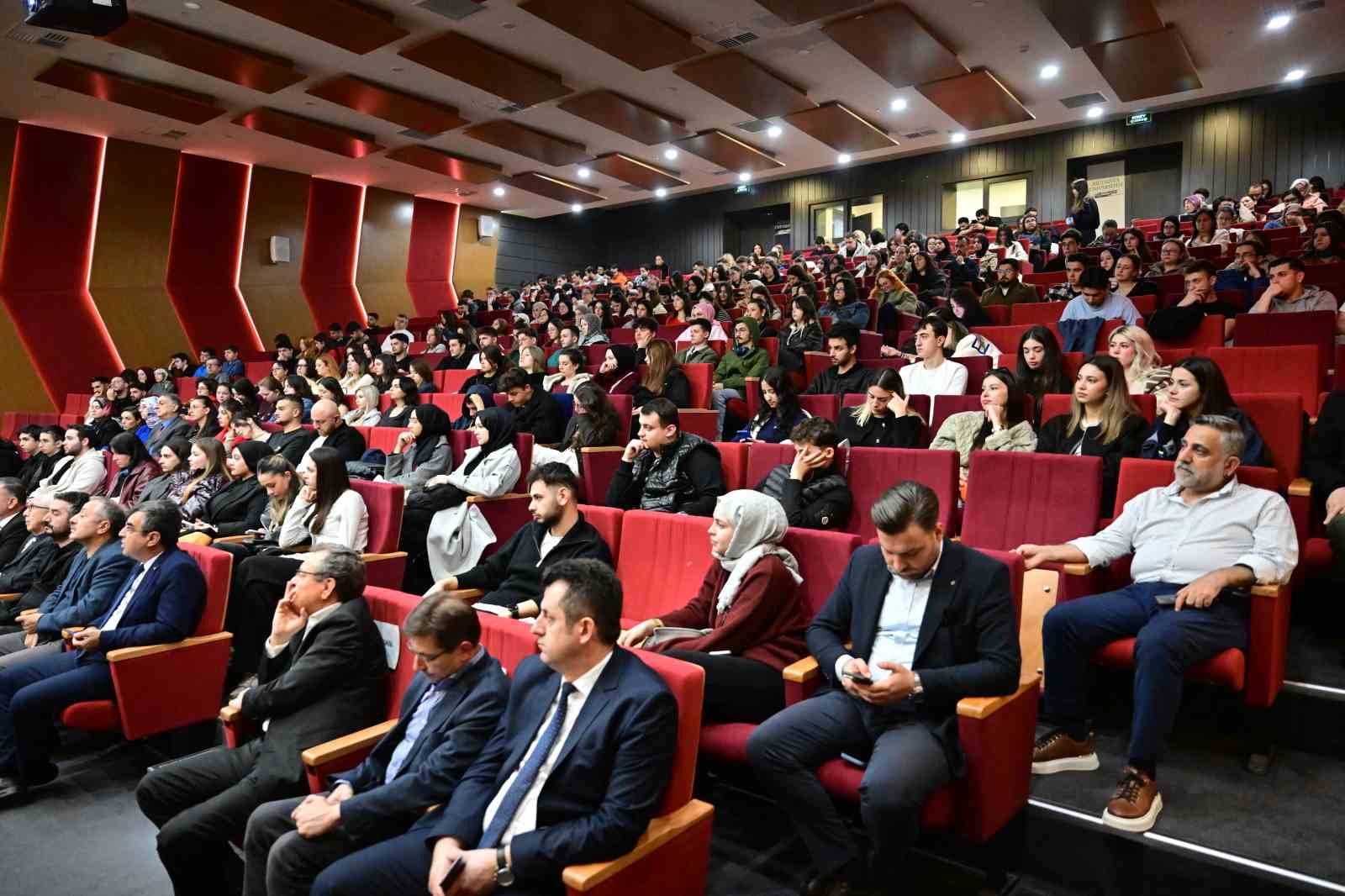 baskan yilmaz genclerle bulustu 4 VImHaJNB