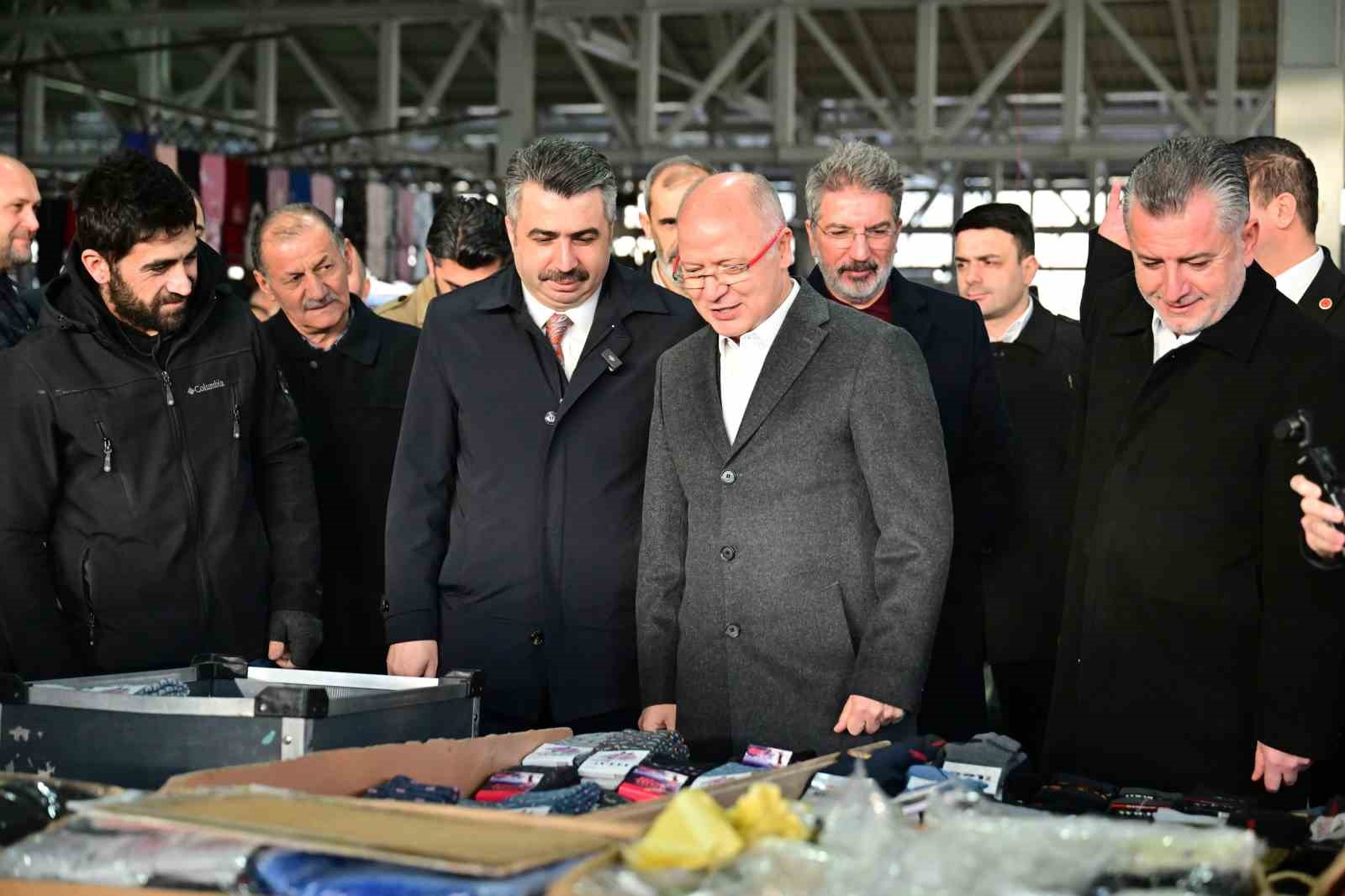 baskan yilmaz pazar esnafiyla bulustu 3 XPNfimni
