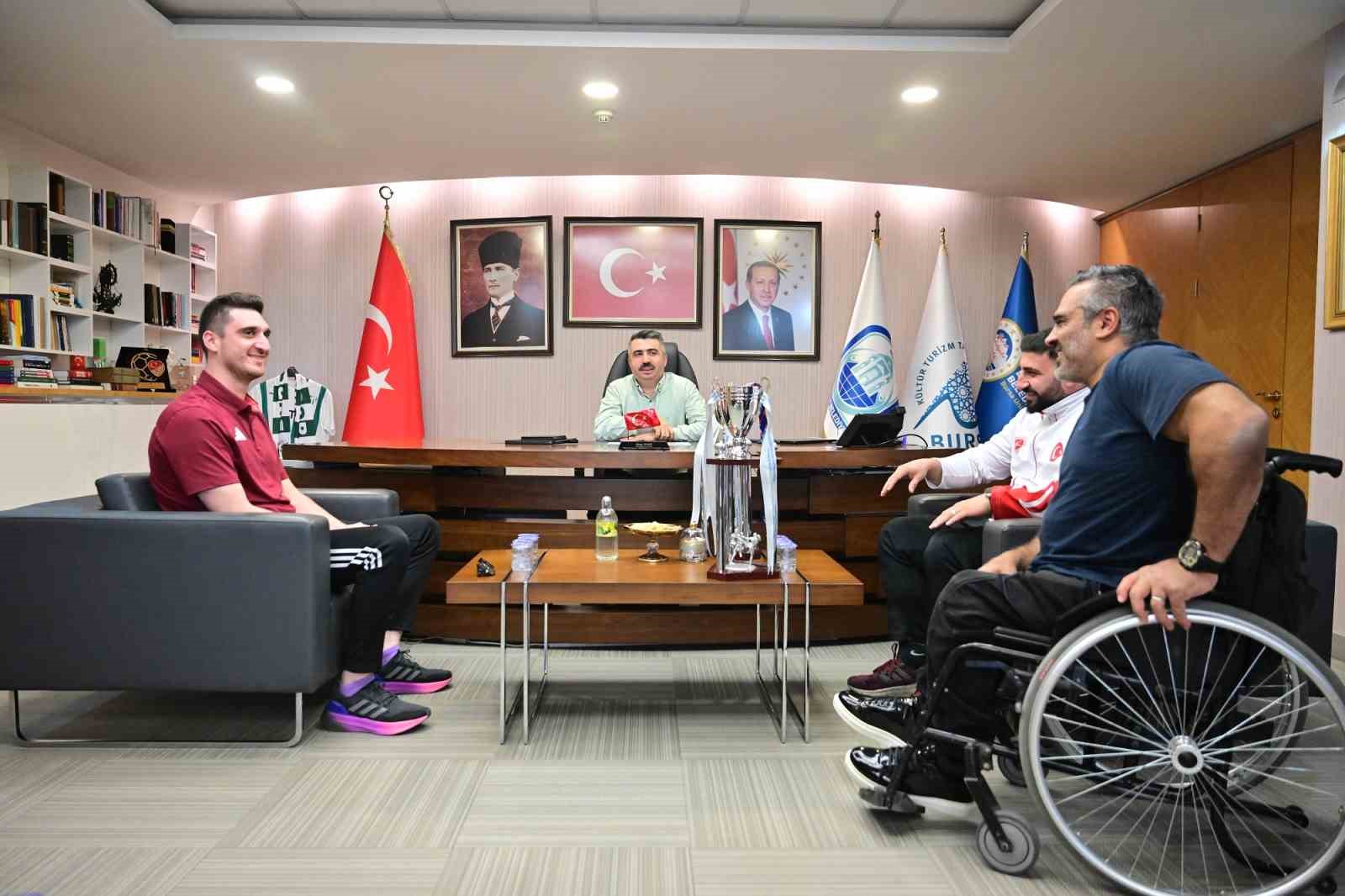 baskan yilmaz sampiyonlari agirladi 1 mRRBsLdW
