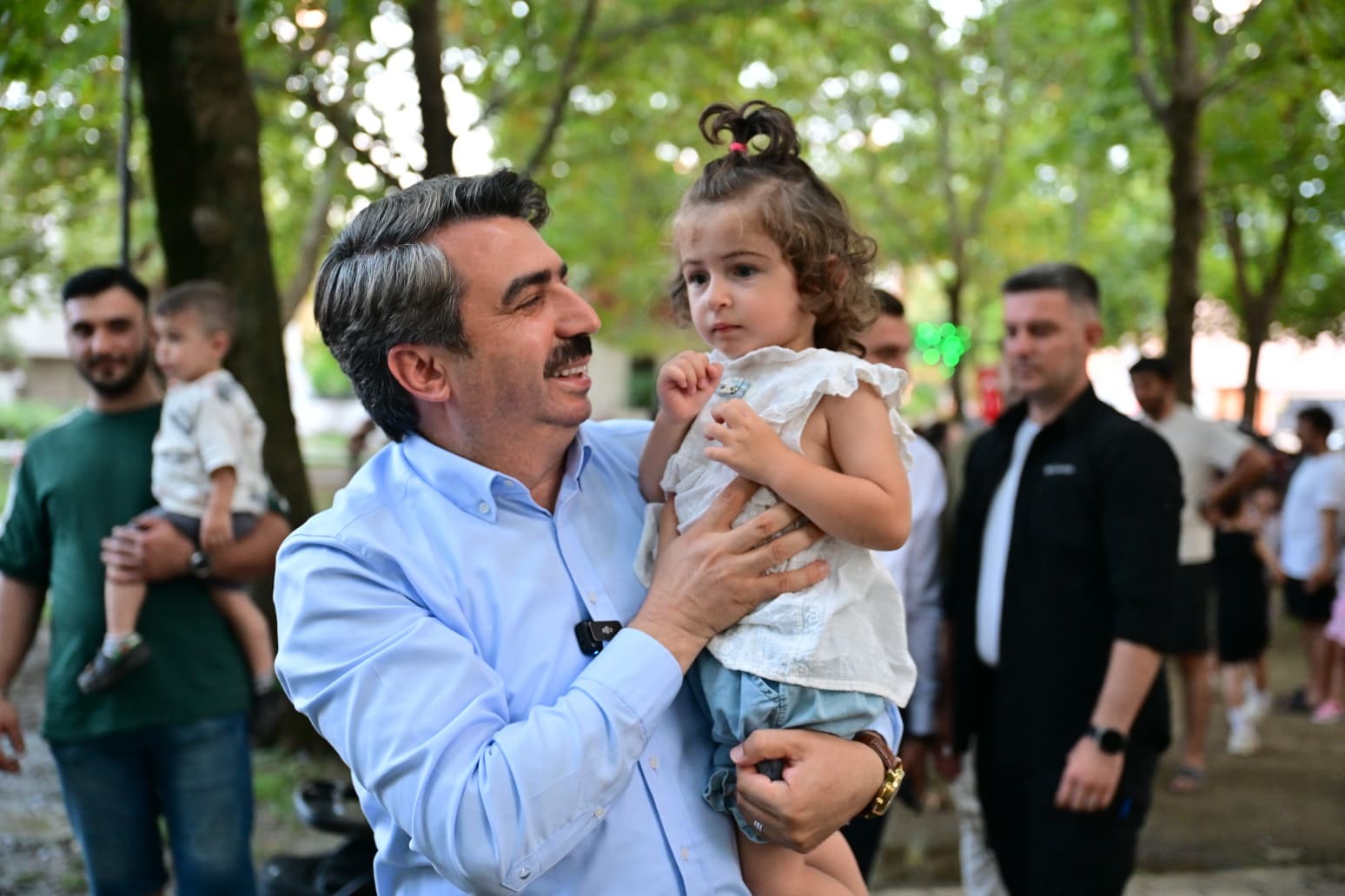 baskan yilmazdan miniklere surpriz 1 eV2WNhWG