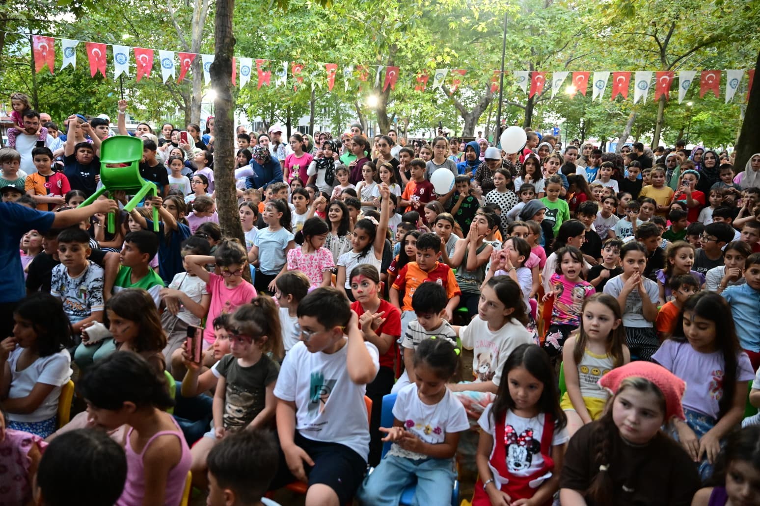 baskan yilmazdan miniklere surpriz 2 sAFi1dhb