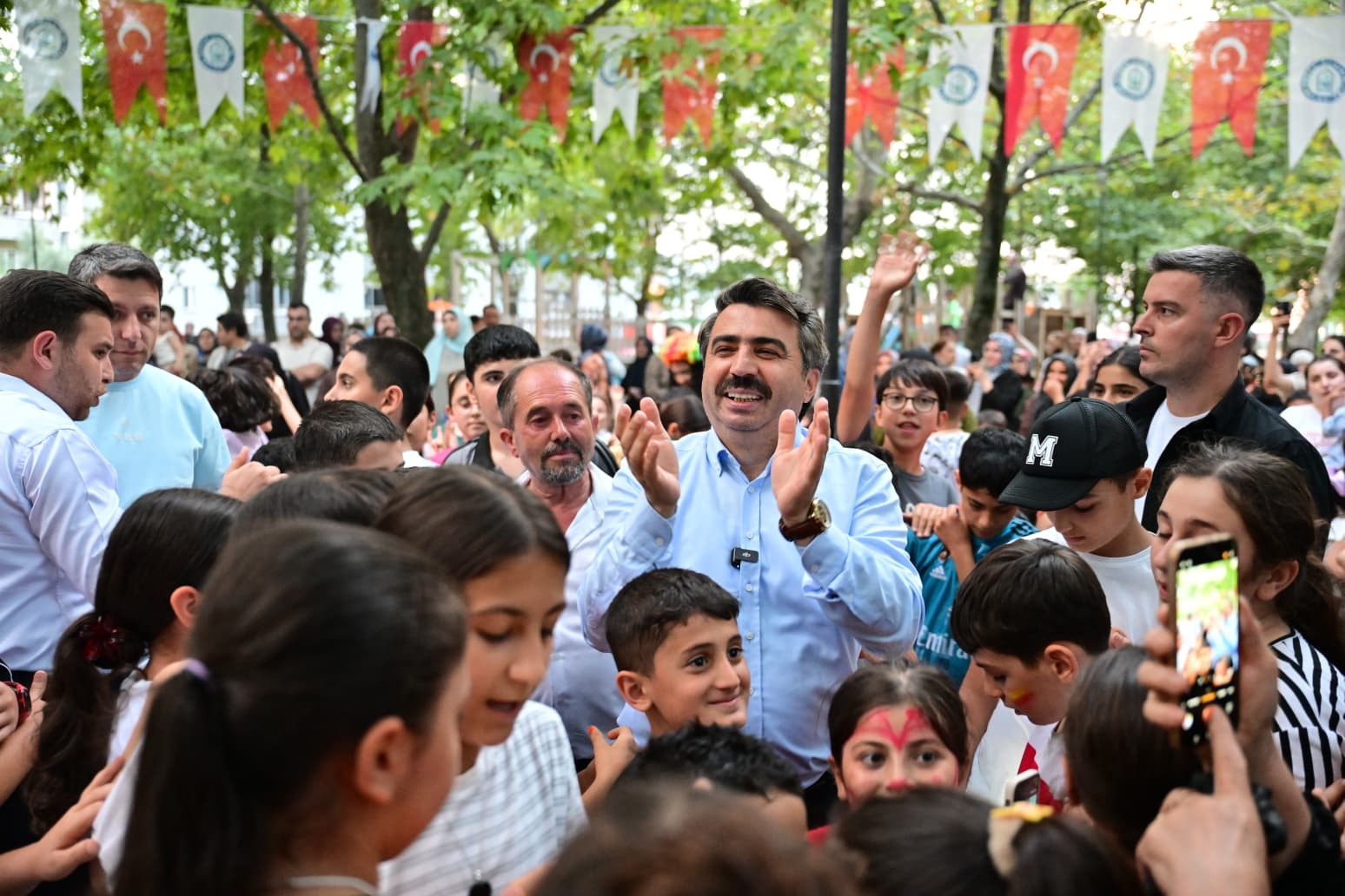 baskan yilmazdan miniklere surpriz 4 K5BNCSPk