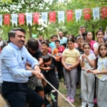 baskan-yilmazdan-miniklere-surpriz-t5V6uExG.jpg
