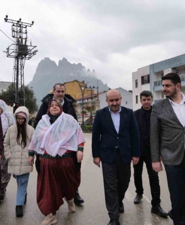 baskan-zeynep-gunesi-il-baskani-albayrak-ziyaret-etti-NqGcrvRz.jpg