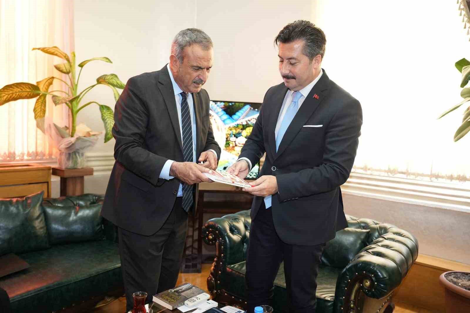 baskanlik makaminda duygusal bulusma 2 QzC4bnEn