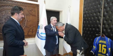 baskanlik-makaminda-duygusal-bulusma-uJTljufn.jpg