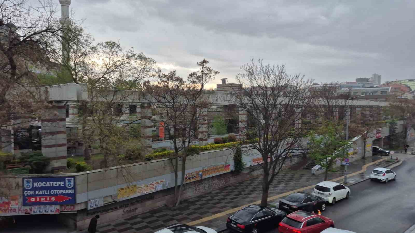 baskentte aniden baslayan firtina vatandaslara zor anlar yasatti 0 h4PeQ7v3