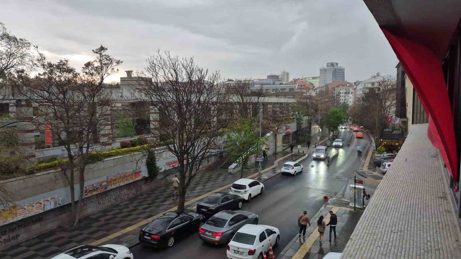 baskentte aniden baslayan firtina vatandaslara zor anlar yasatti 2 LCIz949Y