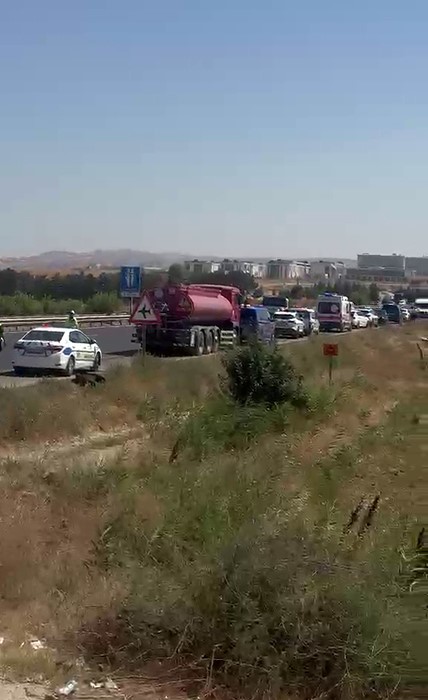 Başkentte eğitim helikopteri düştü: "2 yaralı" 9 baskentte egitim helikopteri dustu 2 yarali 5 FPTmOUlb