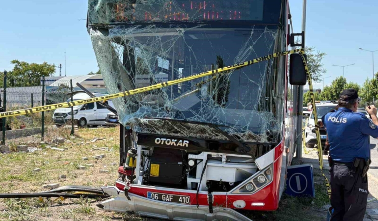 baskentte-ego-otobusu-kaza-yapti-1-olu-9-yarali-F7eAfnsR.jpg