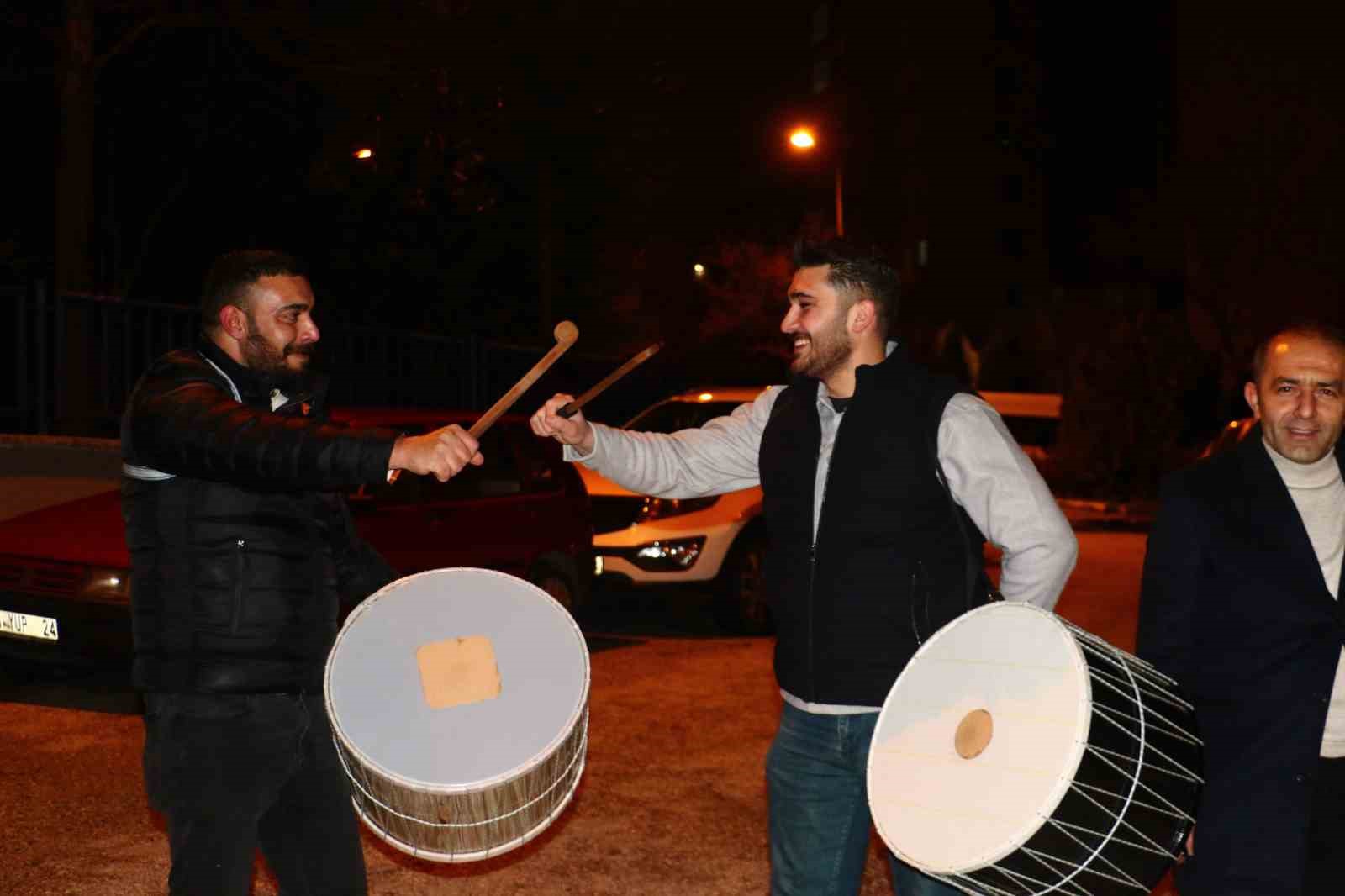 baskentte ramazan davulculari mesaiye basladi 2 mXICnI6q