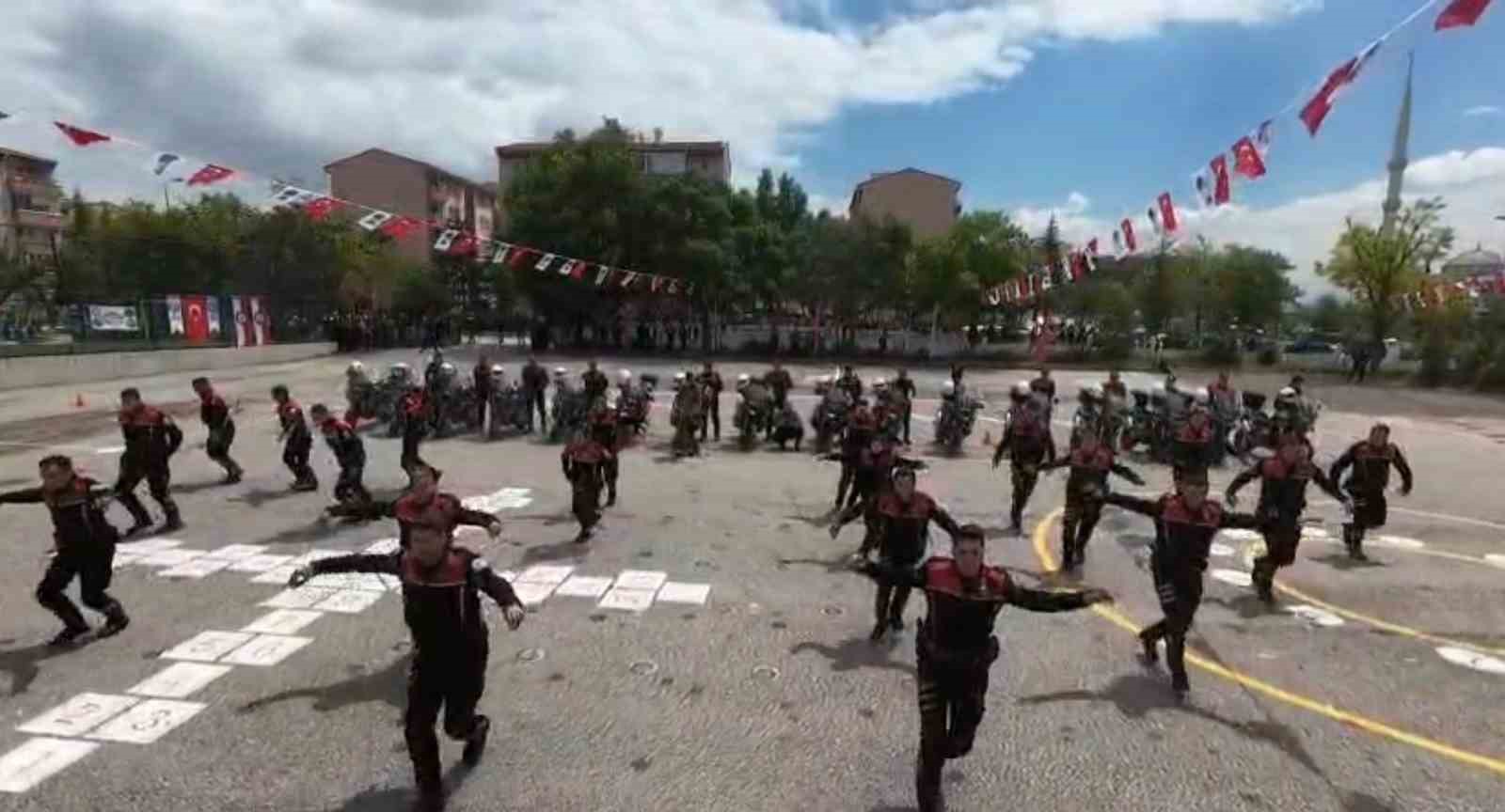 baskentte yunus polislerden 19 mayis gosterisi 0