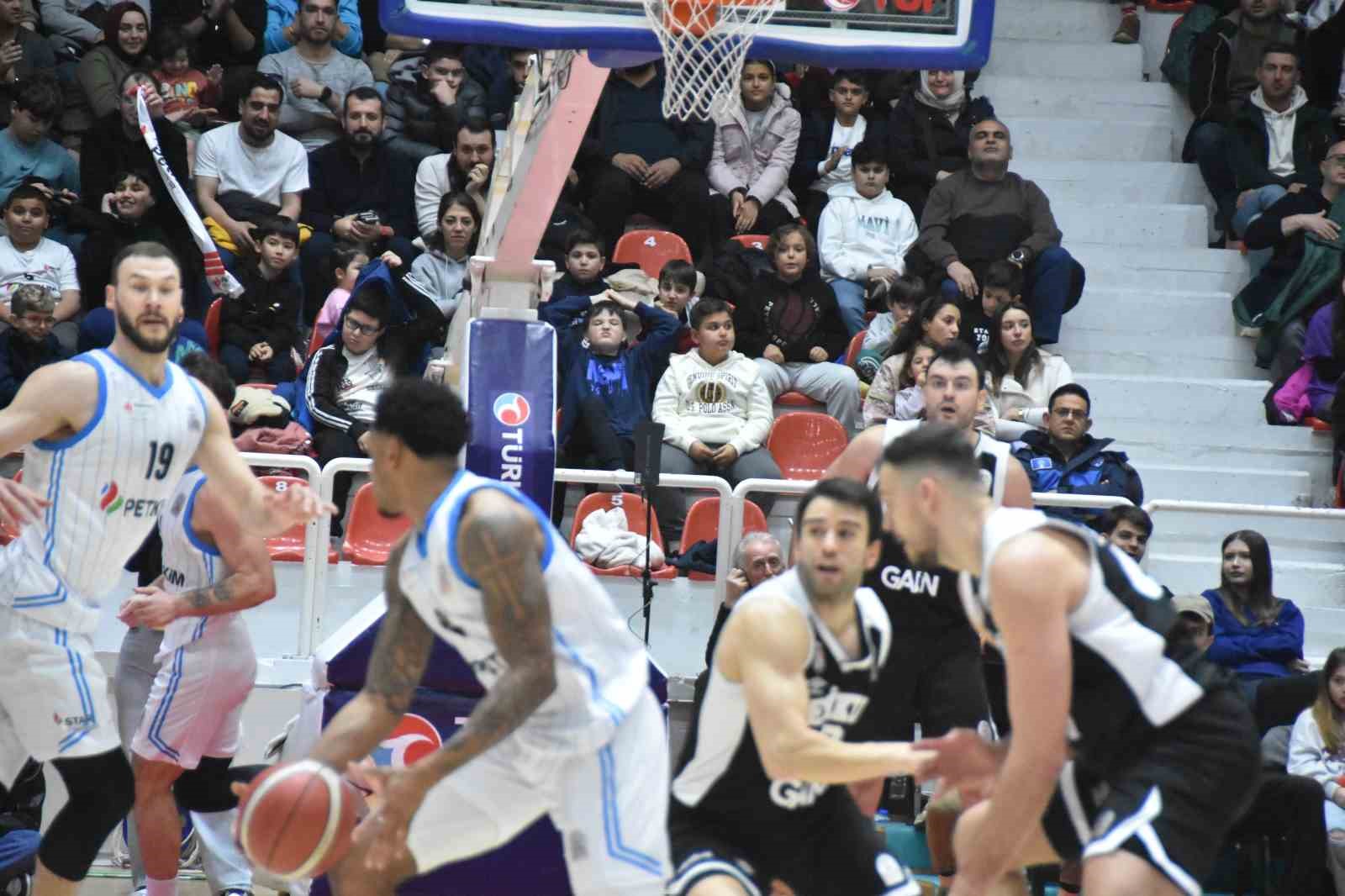 basketbol super ligi aliaga petkimspor 72 besiktas 75 16 KCJPdsr3