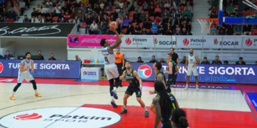 basketbol-super-ligi-aliaga-petkimspor-73-merkezefendi-belediyesi-basket-81-hWciuFZq.jpg