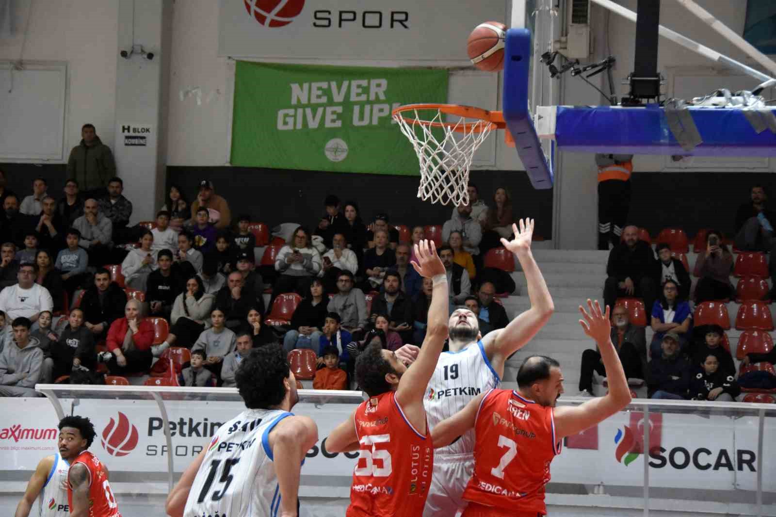 basketbol super ligi aliaga petkimspor 95 onvo buyukcekmece 104 14 PDHYzKIs