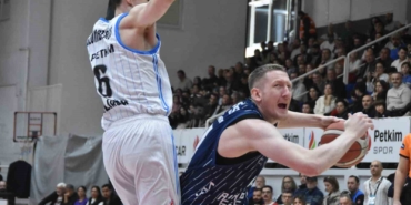 basketbol-super-ligi-aliaga-petkimspor60-a-efes-85-p3fbTp2s.jpg