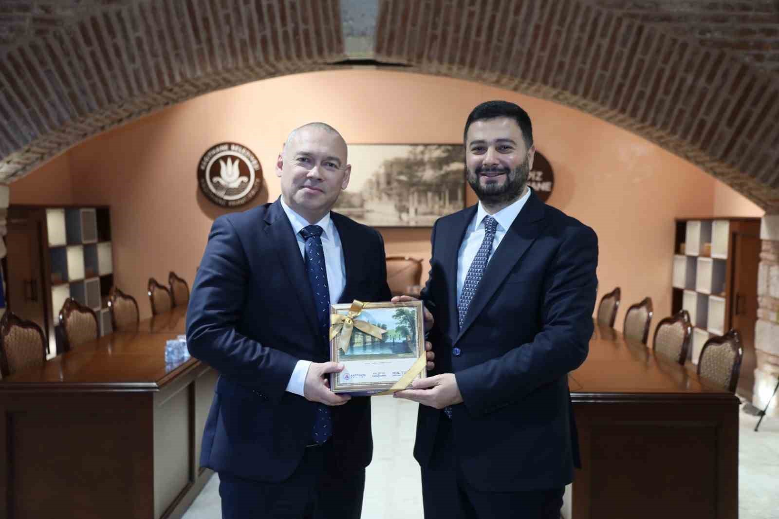 baskonsolos kellerden baskan oztekine ziyaret 5 bZPzfXtF